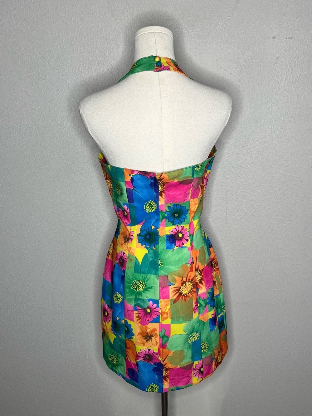 90s Vintage XOXO Multicolor Check Large Floral Print Halter Fitted Mini Dress - Picture 2 of 9